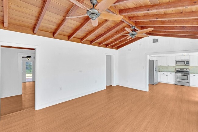 Building Photo - 301 Gulfstream Dr