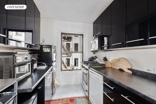 Foto del edificio - 343 W 29th St