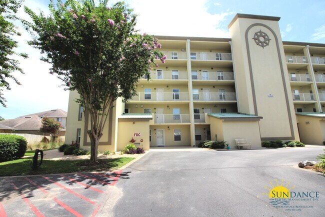 Building Photo - Gorgeous 3 Bedroom Condo in Mary Esther