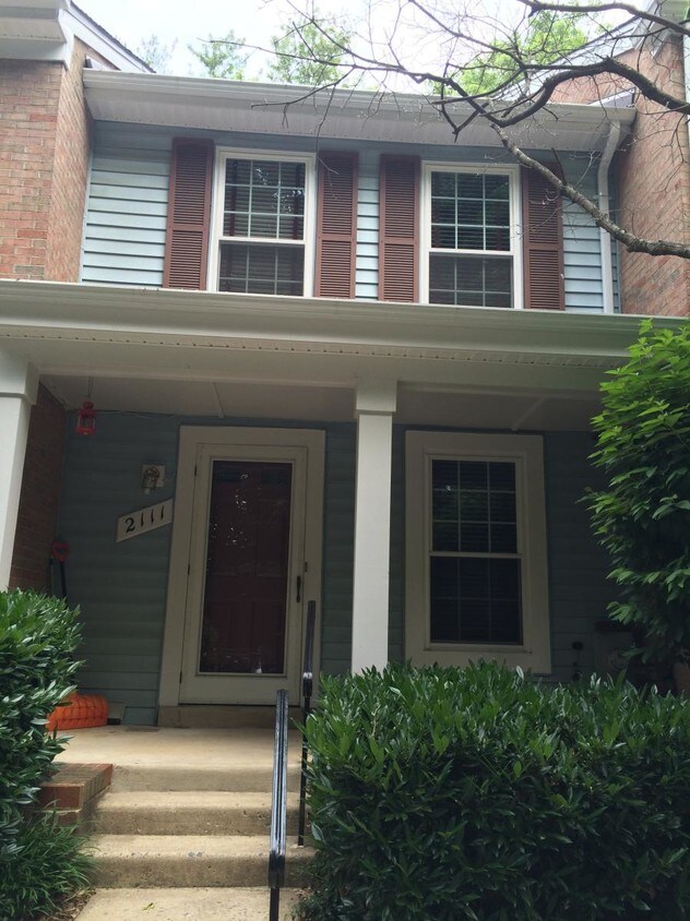 2111 Derby Ridge Ln, Silver Spring, MD 20910 Townhome Rentals in