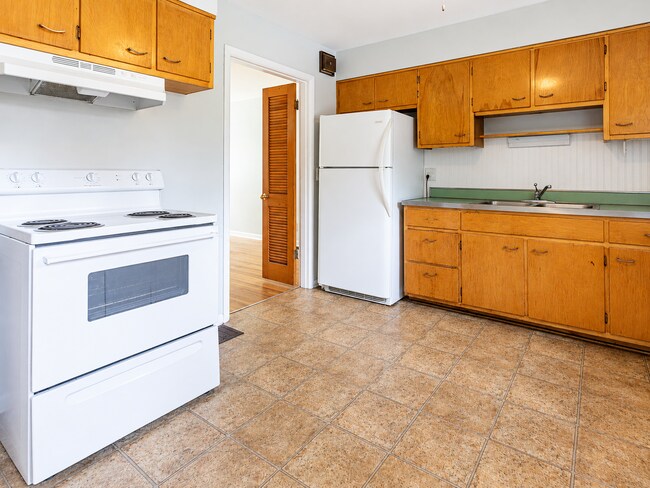 Building Photo - 2728 Riedling Dr