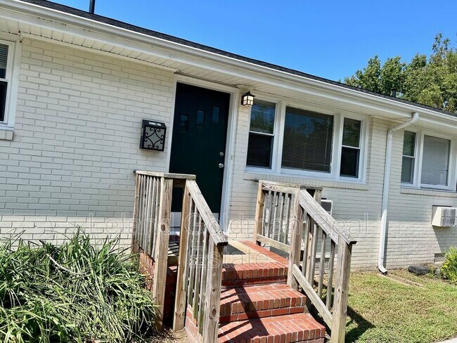 Building Photo - 978 Widgeon Rd