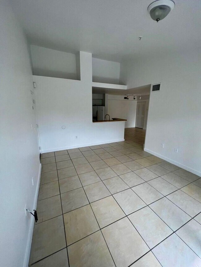 Foto del edificio - Beautiful 3-bedroom, 2-bath condo in Vista Trace