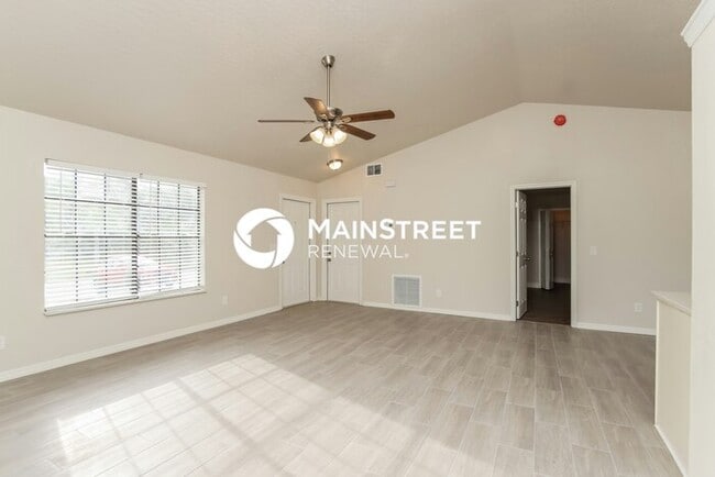 Building Photo - 3 Bedroom Pet-Friendly Home in Palm Bay, F...