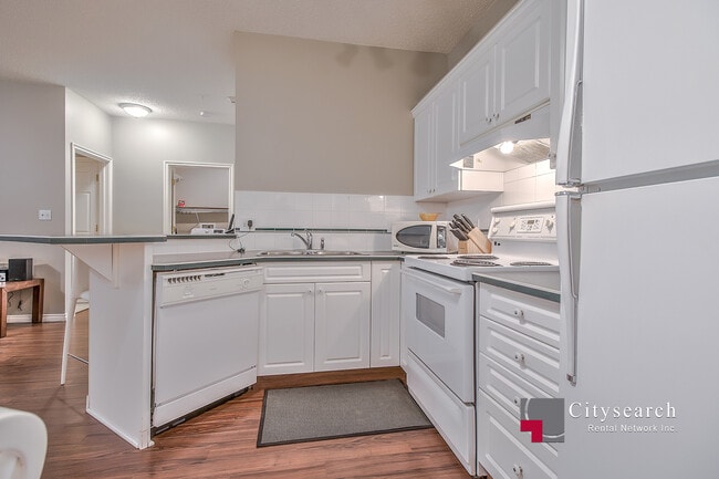 Photo du bâtiment - 777-777 3 Ave SW