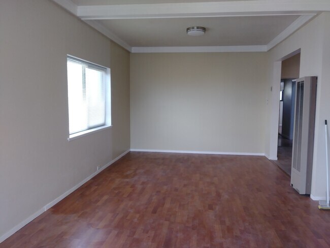 Building Photo - 1518 48th Ave