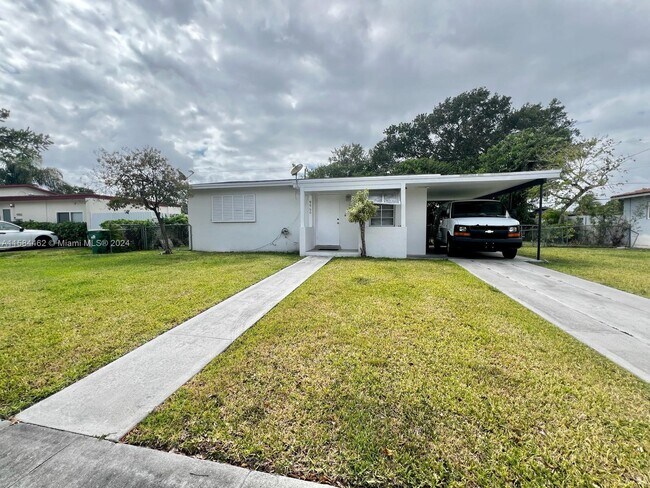 Building Photo - 9960 Montego Bay Dr