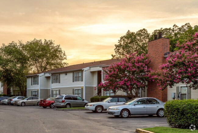 Building Photo - The Parkway