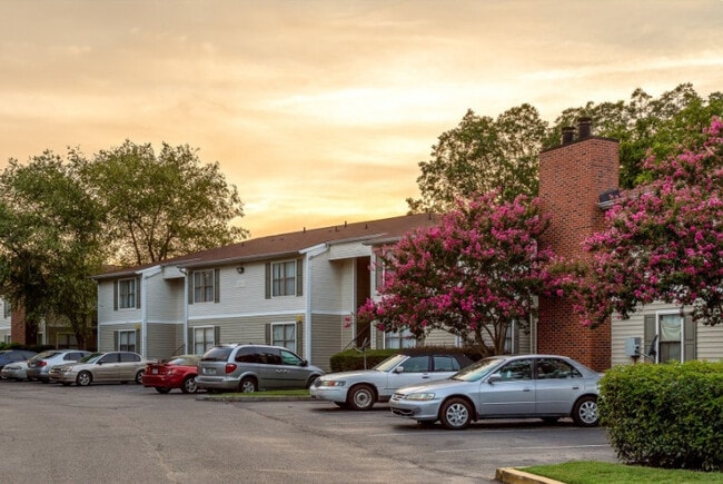 Building Photo - The Parkway