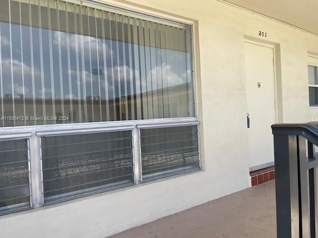 Primary Photo - 532 S Crescent Dr
