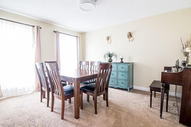 Foto del edificio - 1401 N Oralee Ln