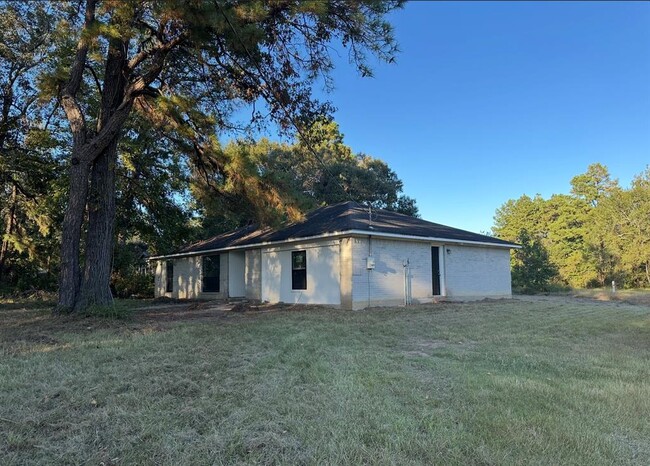 Building Photo - 19077 Moorhead Rd