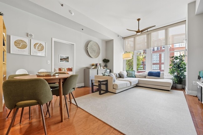Foto del edificio - 1125 Maxwell Ln