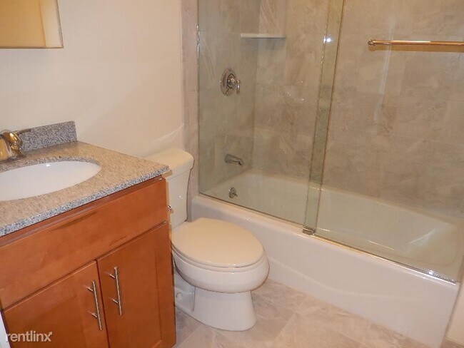 Building Photo - 5 br, 2 bath House - 238 Prospect St 3
