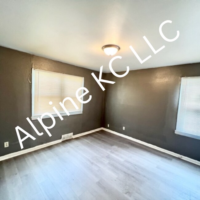 Foto del edificio - 4017 E 55th St