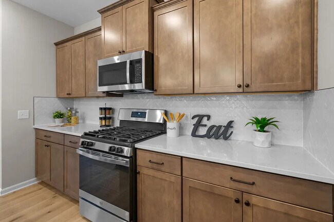 Building Photo - 5669 White Pine Ln