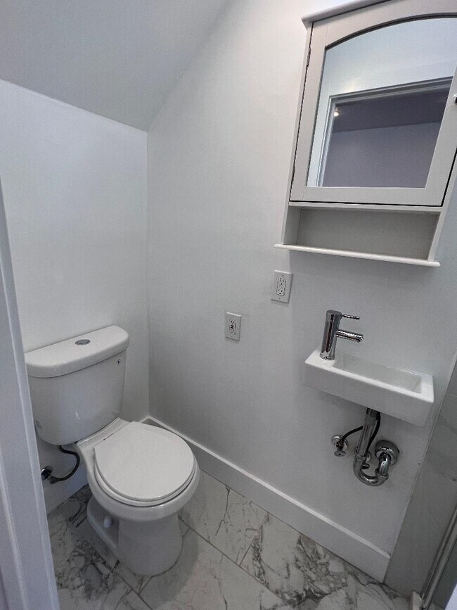 Foto del edificio - 141 Halladay St