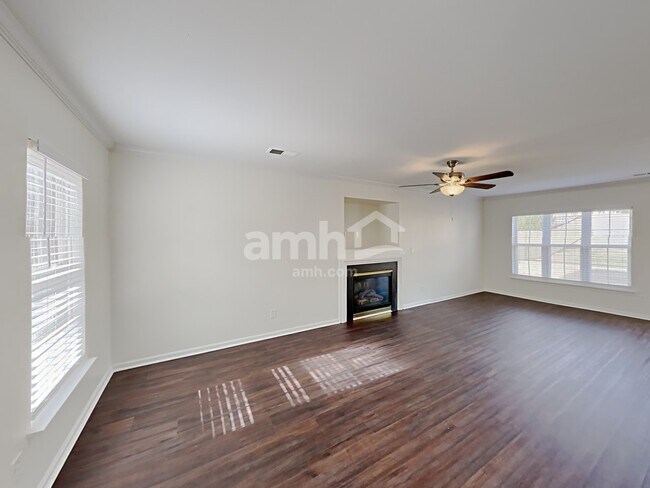 Building Photo - 16127 Greybriar Forest Lane