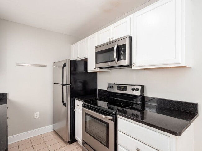 Building Photo - 1208 Indianola Ave