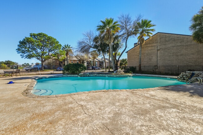 Piscina - Lakes at Madera