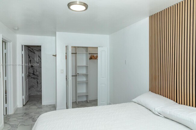 Foto del edificio - 425 NW 122nd St