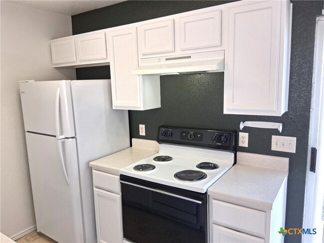 Foto del edificio - 5803 Redstone Dr