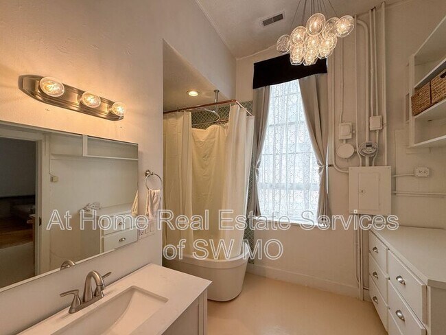 Foto del edificio - 137 Park Central Square