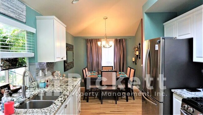 Foto del edificio - Adorable 2 Bedroom Silverdale Townhome