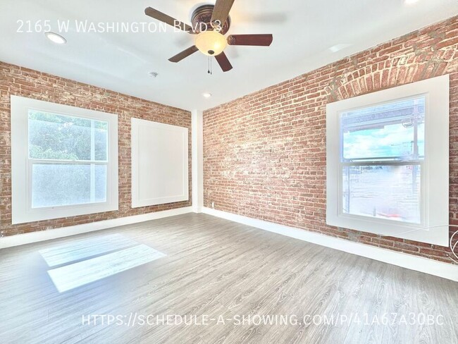 Building Photo - Newly remodeled Studio + 1 Bath + Parking