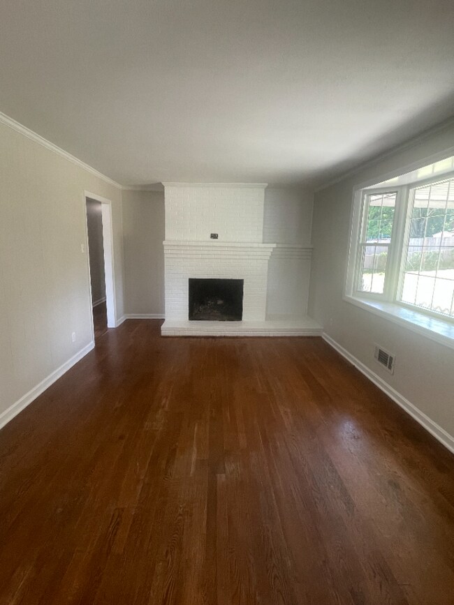 Photo - 4 bedroom house with fenced in yard and storage galore 8 minutes from Liberty University and Ward...