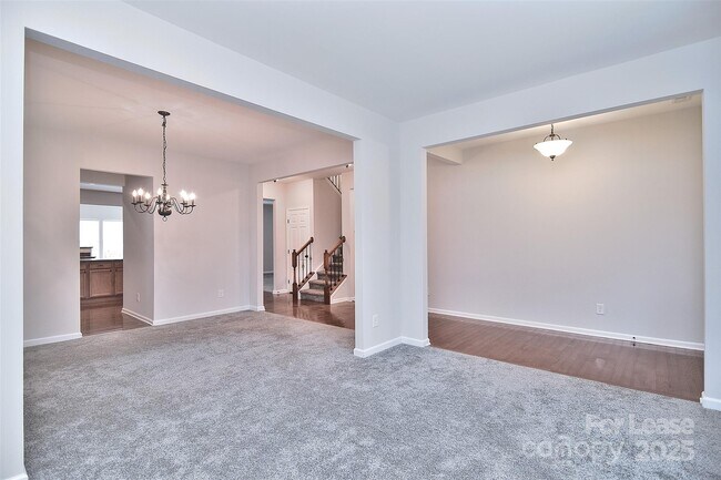 Foto del edificio - 5115 Chapel Chase Lane