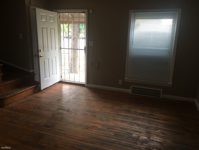 Foto del edificio - 2 br, 1 bath House - 20910 Moross Rd