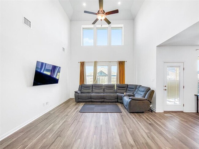 Foto del edificio - 114 Contrada Grace Ln