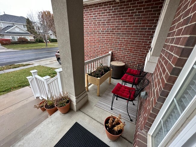 Building Photo - 2824 W Ivory Way