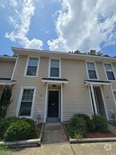 Building Photo - 526 Mill Cove
