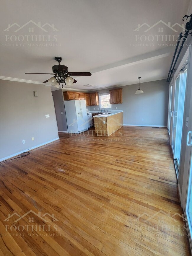 Building Photo - 235 Harbor Dr