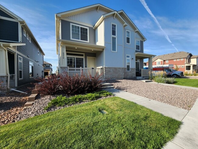 Building Photo - Immaculate 3/3/2 Town Home in Banning Lewi...