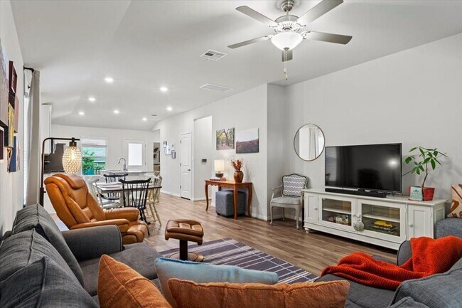 Foto del edificio - 808 Vineyard Falls Rd
