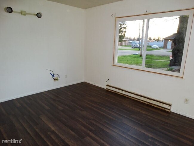 Building Photo - 2 br, 1 bath Apartment - 409 S Mckendrie Ave