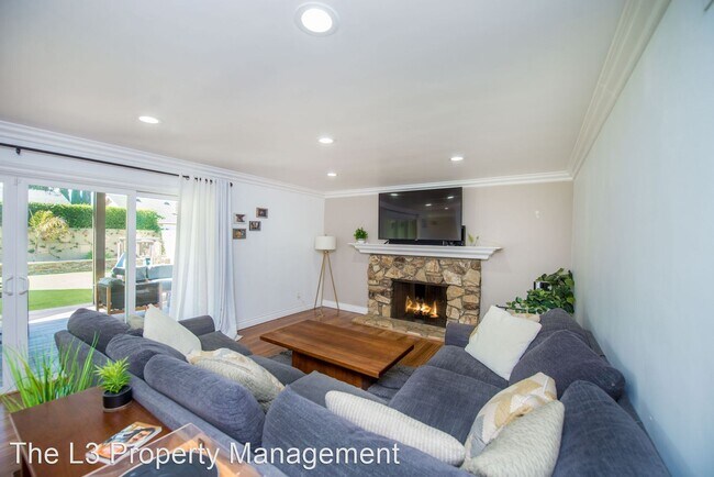 Building Photo - 5 br, 3 bath House - 3415 Lilly Ave.