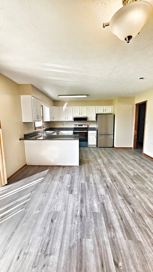 433 Cedar Glen Dr, Avon, IN 46123 House Rental in Avon, IN