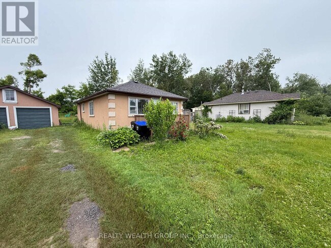 Photo du bâtiment - 1190 Maple Rd
