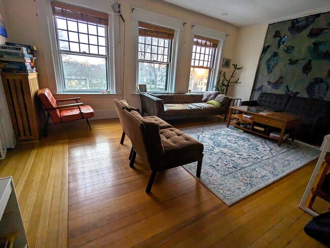 Living room - 336 Washington St