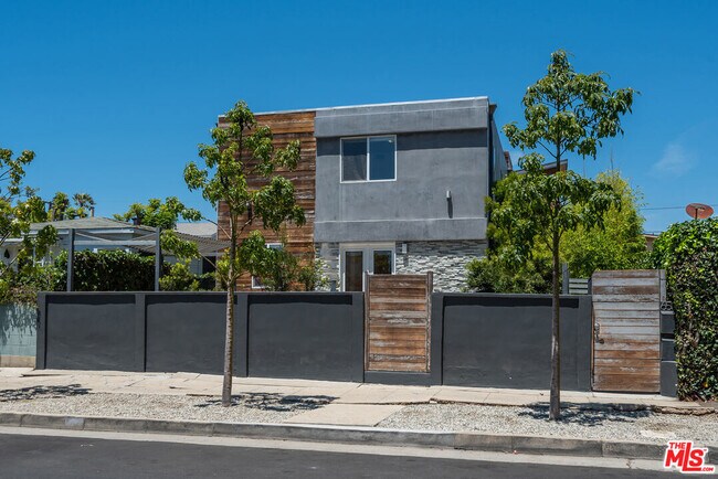 Foto del edificio - 653 Sunset Ave