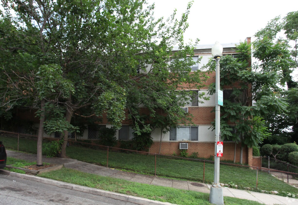 Building Photo - 350 U St NE