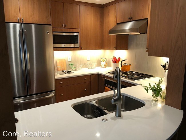 Foto del edificio - 3 br, 2.5 bath House - 6218 N. Concord Ave.
