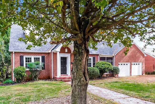 Foto del edificio - 305 S Mulberry St