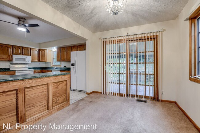 Foto del edificio - 3 br, 1.5 bath House - 9510 Ames Ave