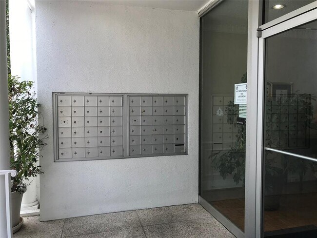 Foto del edificio - 2701 Bellefontaine