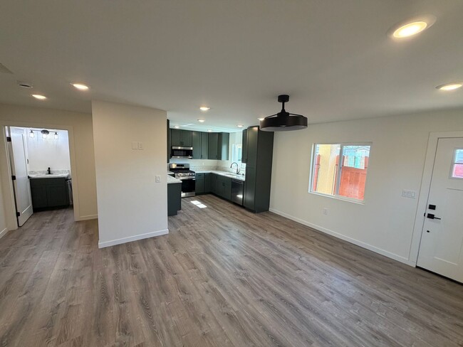 Building Photo - 4640 Tilbury Ct